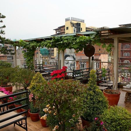 Hotel Himalayan Oasis Катманду Экстерьер фото