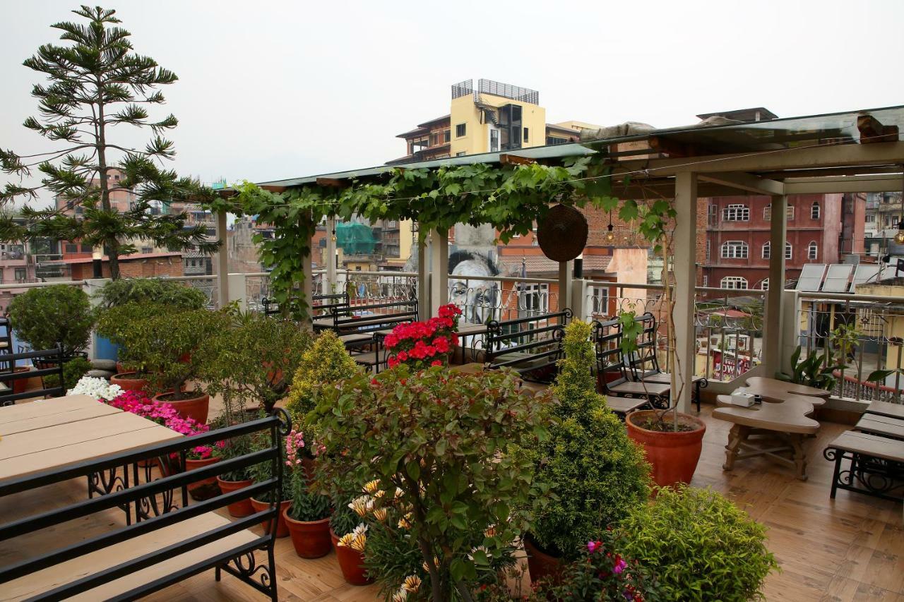 Hotel Himalayan Oasis Катманду Экстерьер фото