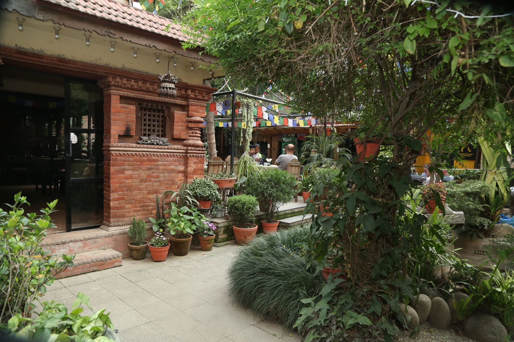 Hotel Himalayan Oasis Катманду Экстерьер фото