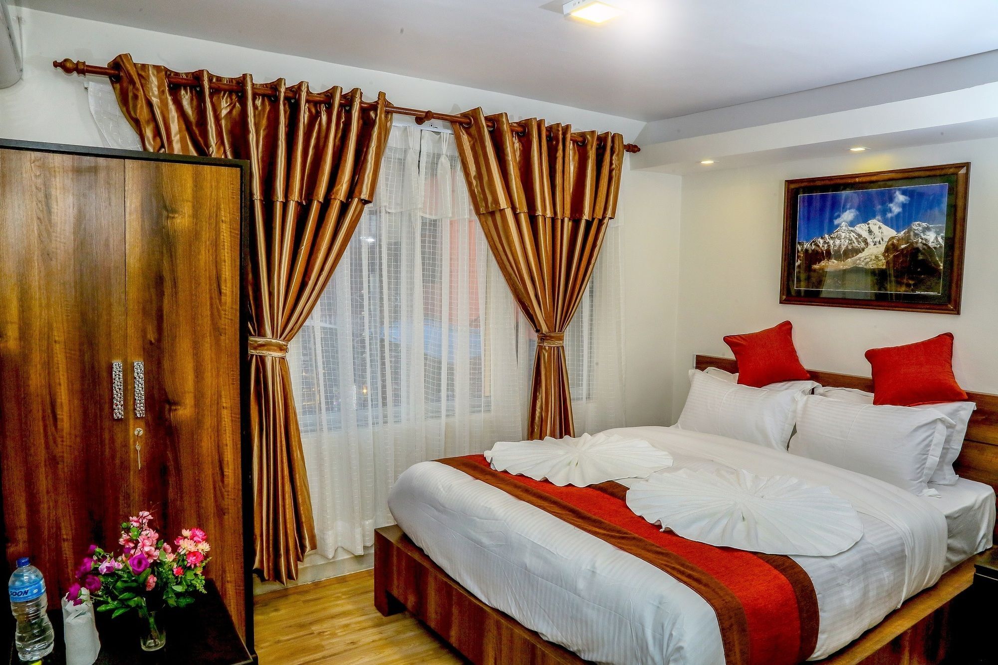 Hotel Himalayan Oasis Катманду Экстерьер фото