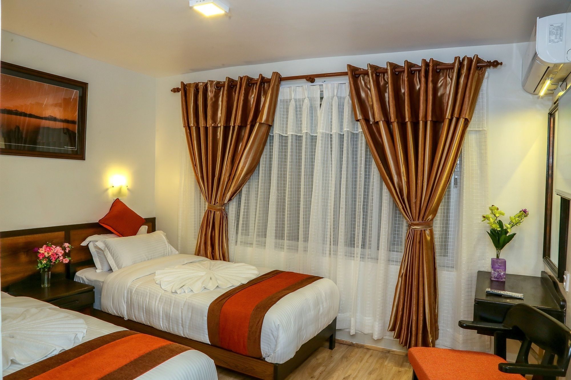 Hotel Himalayan Oasis Катманду Экстерьер фото